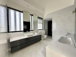 Charlton 27 (D19), Terrace #558508311